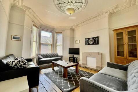 5 Bedroom House in PL4 8QT