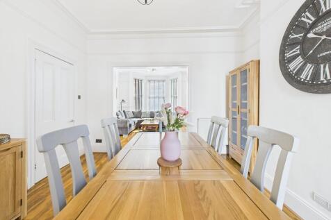 CAM03974G0-PR0120...