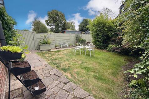 GARDEN 2.jpg