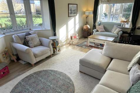 Sitting room alternative angle.JPG
