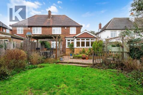 Elmcroft Drive, Chessington - KT9 1DY