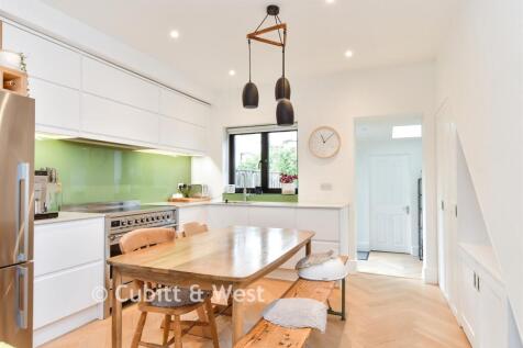 Lounge/ Kitchen