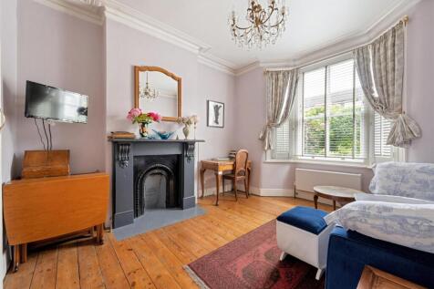 Stafford Road, E7