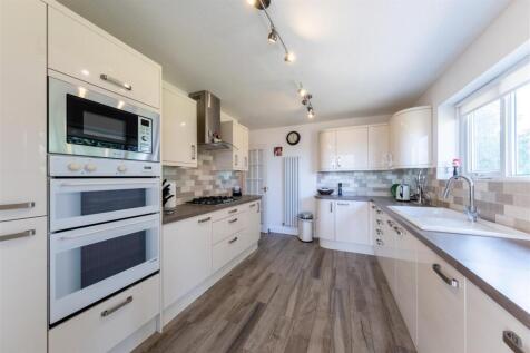 9 Orchard Dene-004.jpg