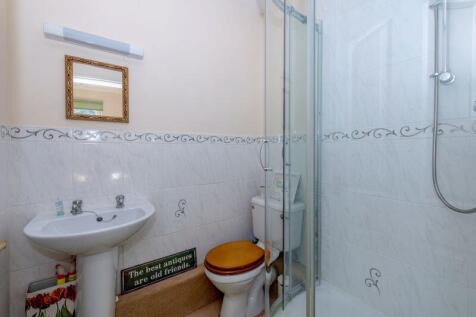 En suite Shower room