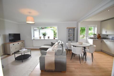 Sitting/Dining Kitchen