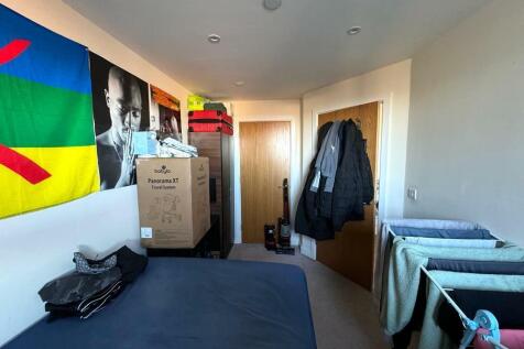 Bedroom 2 pic 2.jpeg