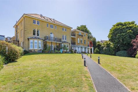 Chain free ground floor apartment