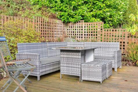 4 bed, 2 bath Detached in Leeds - Photo 22