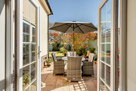 8643242-interior2...