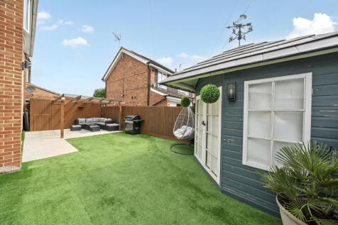 132148636874e0196b236