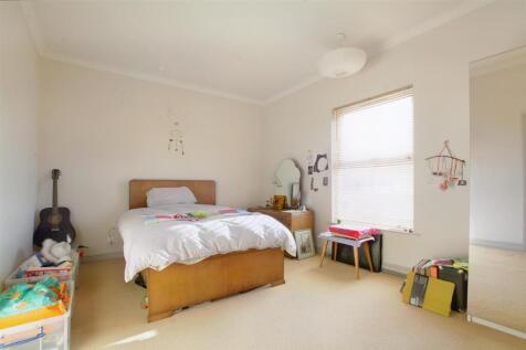 Fairfield Bed 2.jpg