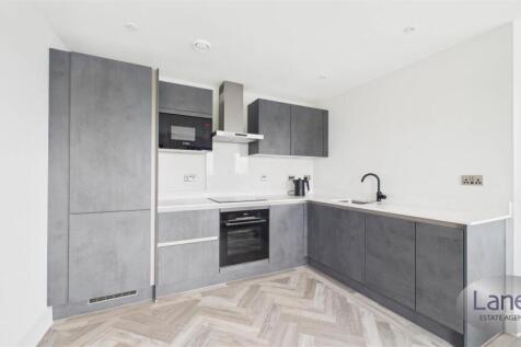 CAM02479G0-PR0041-STILL012.jpg