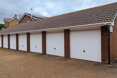 4 Aman Court Garage Block.jpg