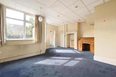 Hale End Road, E4
