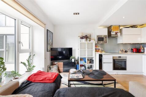 Available August New to the market is this spacious Studio with separate sleeping area set within the popular Avant Garde development in Shoreditch. The property is finished to the high standard throu