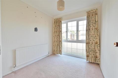 26 Aldwickbury Cres-1.jpg