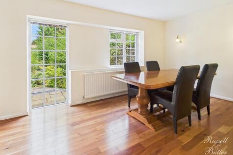 CAM02127G0-PR0328-STILL003