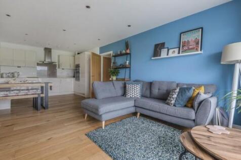 Open Plan Kitchen/Living Area