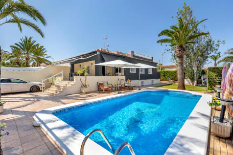 Punta prima Beachside Villa with private pool