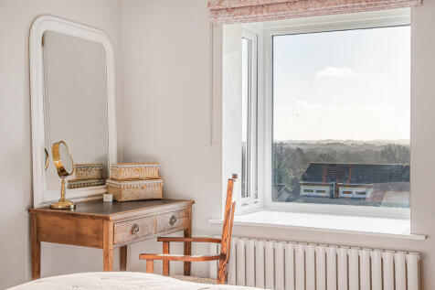 Bedroom 1 (3)