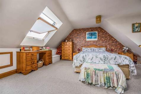 59 Woodfield Avenue, Drayton-Small-PorticoMarketin