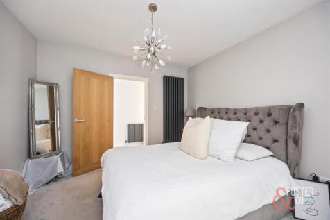 Phyllis Avenue 106-024.JPG