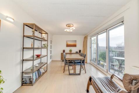 KITCHEN, DINING ROOM AND LOUNGE