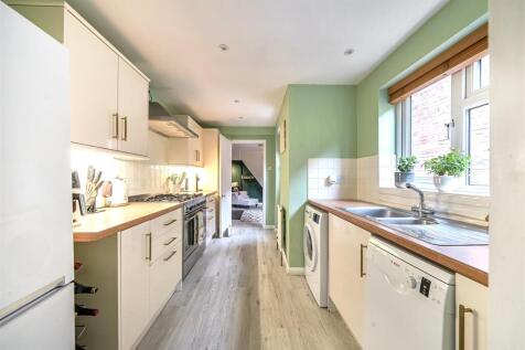 Kitchen 1.jpg