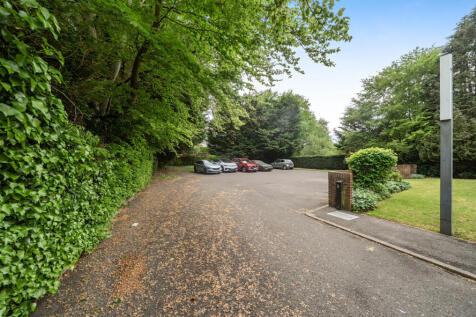 Parking / Gardens