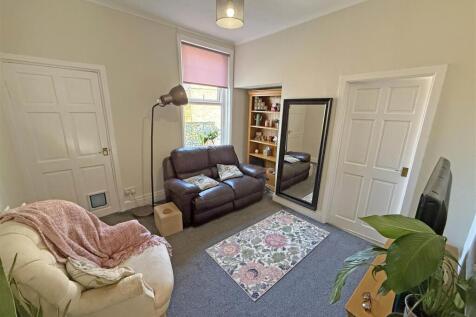 Living Room.jpg