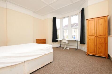 6 Bedroom House in BS6 5AU