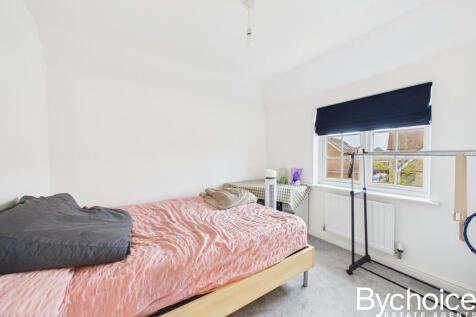 CAM05454G0-PR0244-STILL019