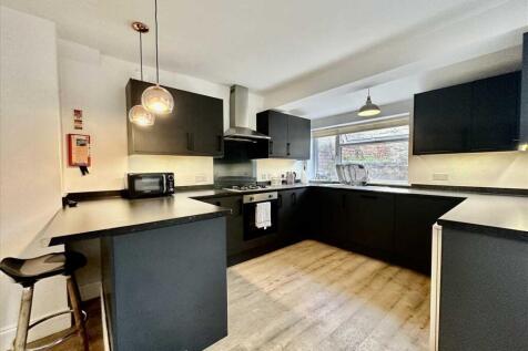 5 Bedroom House in PL4 6BH