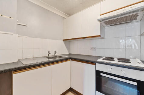 1305256-1-68401d5...