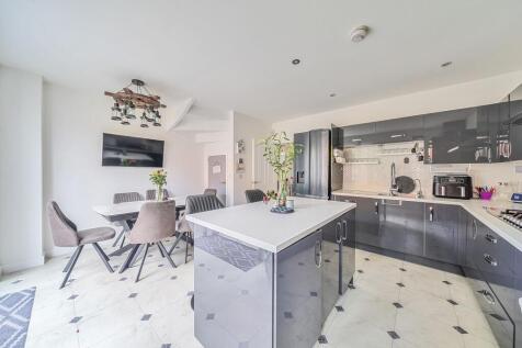Kitchen /Dining Room