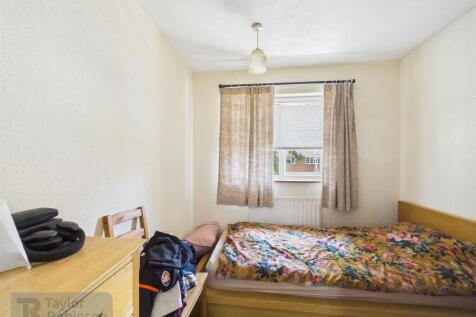 CAM02600G0-PR0784-STILL008.jpg
