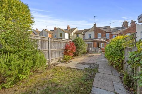 66 Totteridge Avenue, HP13 6XJ-13.jpg