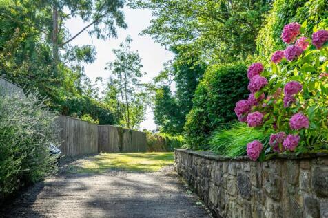 the mount 125 gardens.jpg