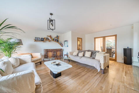 1374475-9-6904ddb...