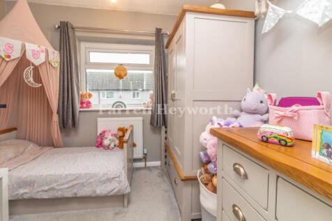 Bedroom 3 image 2