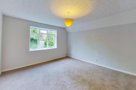 DEPOSIT £500 - Two bedroom unfurnished property in Edinburgh. TO BOOK A VIEWING ONLINE, PLEASE FILL OUT THE CONTACT AGENT FORM.