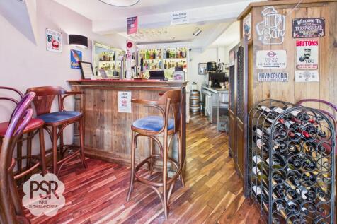 Restaurant /Bar