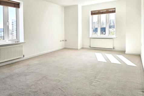EweMove Basingstoke St Catherine Road Living Area
