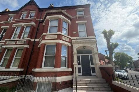 Close to Princes Park, Liverpool, this delightful one-bedroom furnished flat offers a perfect blend of comfort and convenience. Situated on the first floor, the apartment basically consists of a kitch