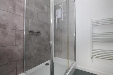 Shower Room_a.JPG