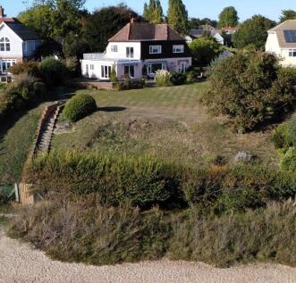 3 bed detached house for sale Grove Avenue, West 