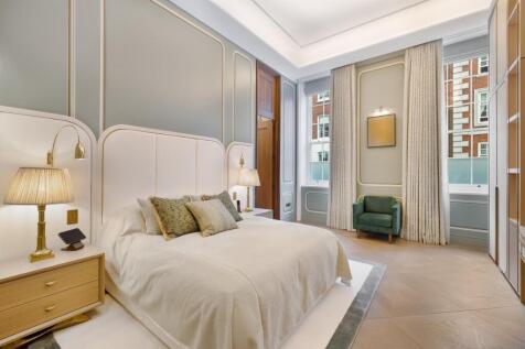 5 bed, 5 bath Apartment in London - Photo 7