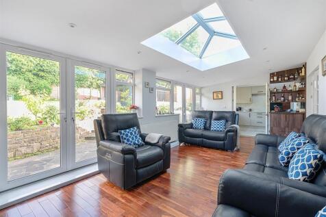 Reception Room (2).jpg