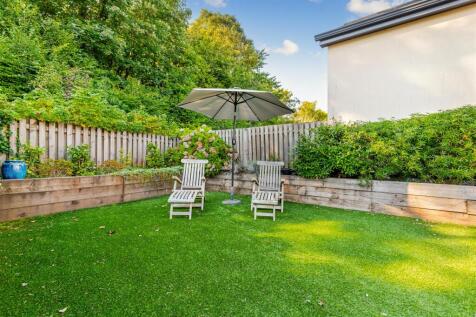 A07 - 18 Baltic Way Totnes - 250926.jpg